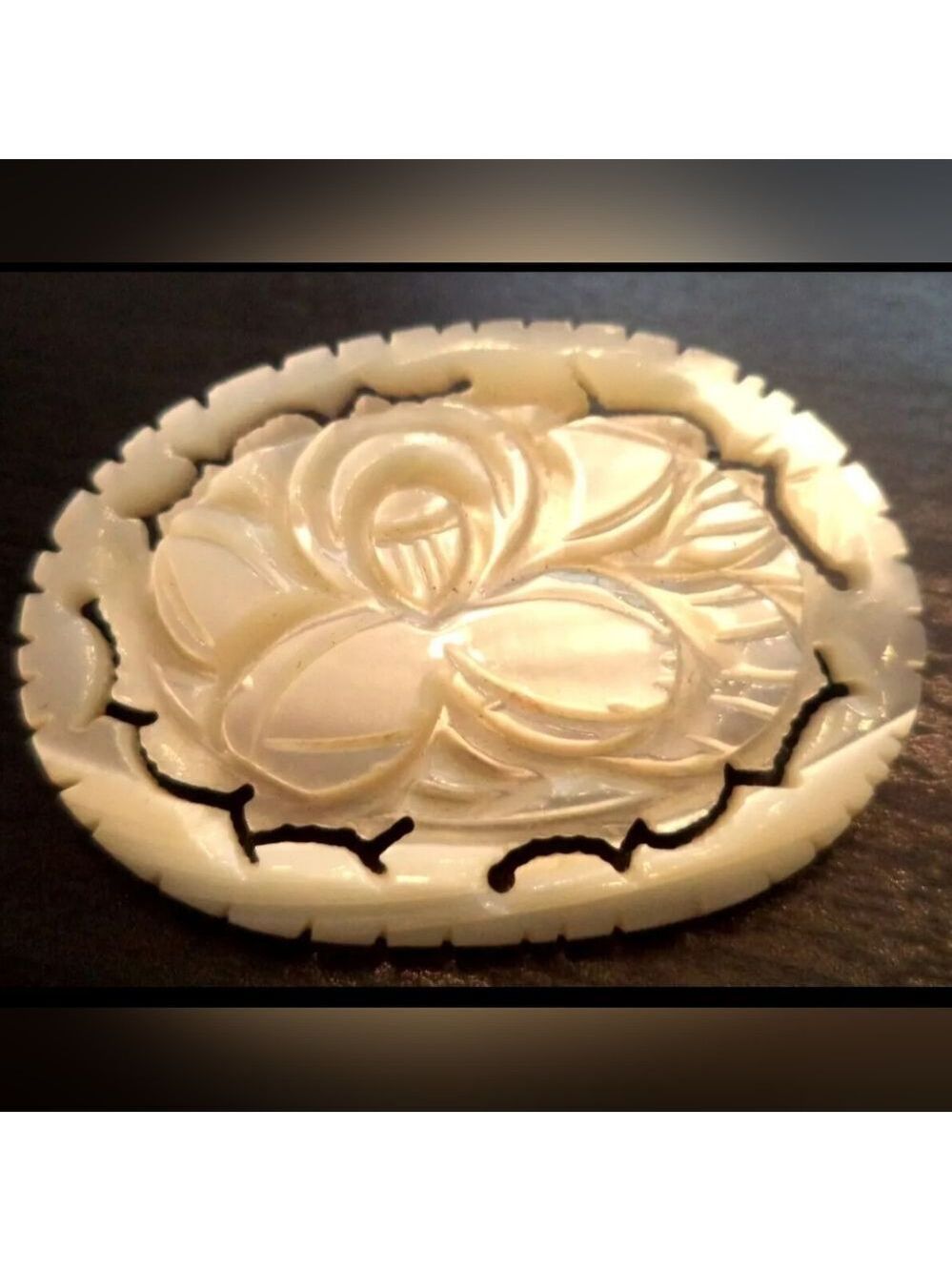 VINTAGE ESTATE CARVED MOP FLOWER 1 1/2" BROOCH